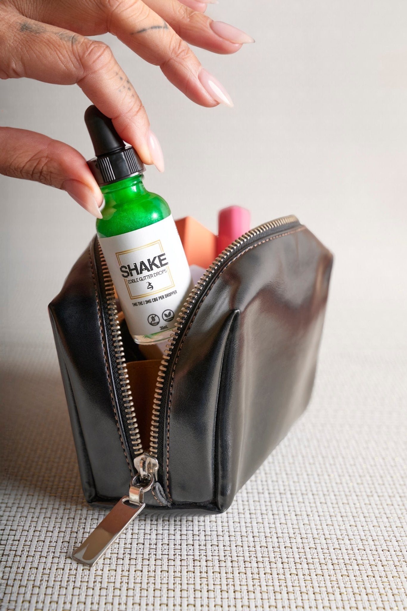 SHAKE Emerald Green – Infused Edible Glitter Drops | THC + CBG